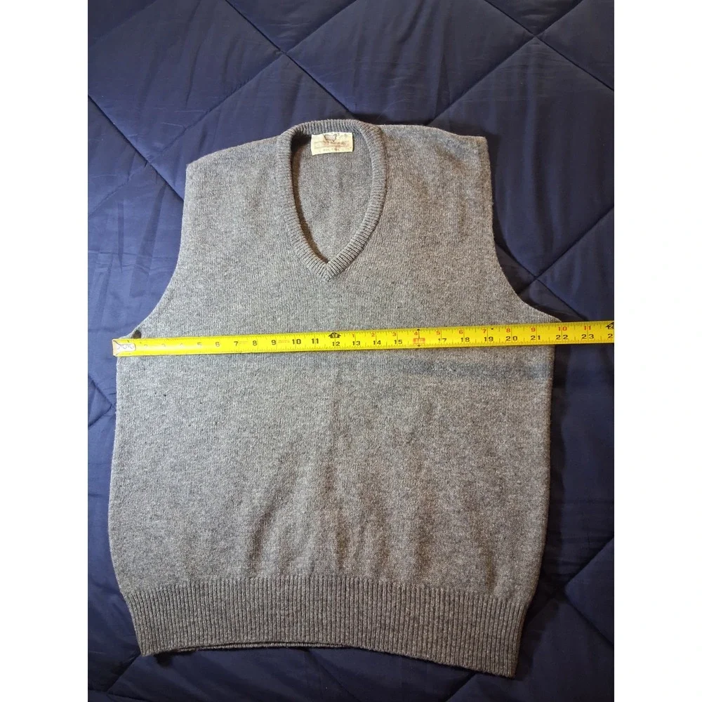 Lord Jeff Vintage Mens Gray V-Neck Knit Wool Sweater Vest Made in USA Large
